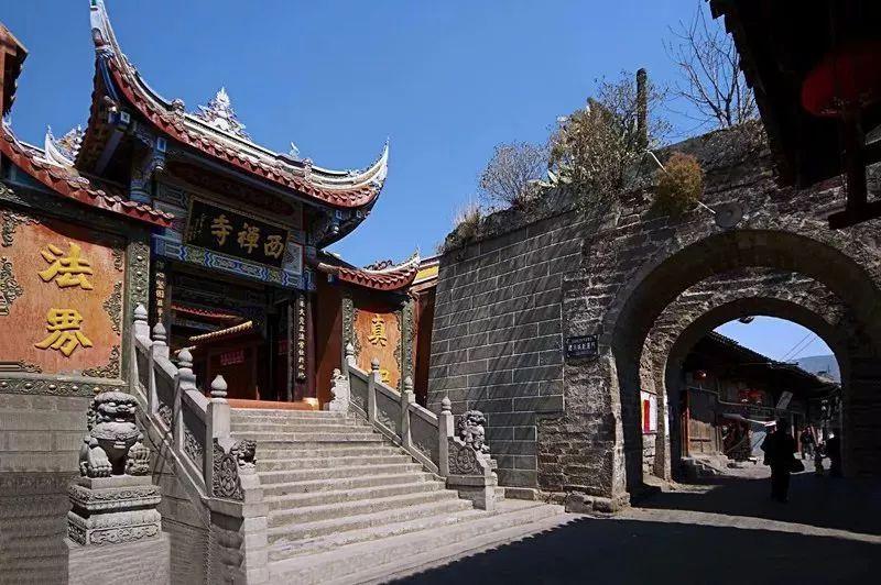 小魔仙跳舞